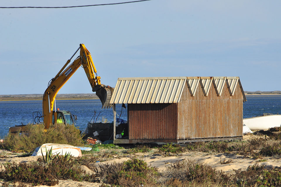 Demolições na Praia de Faro_Carlos Sousa_1