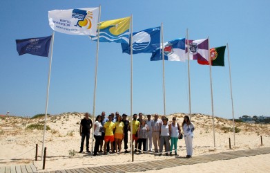 Hastear da Bandeira Azul nas Praias do Concelho de Loulé - C.M.Loule - Mira (2)