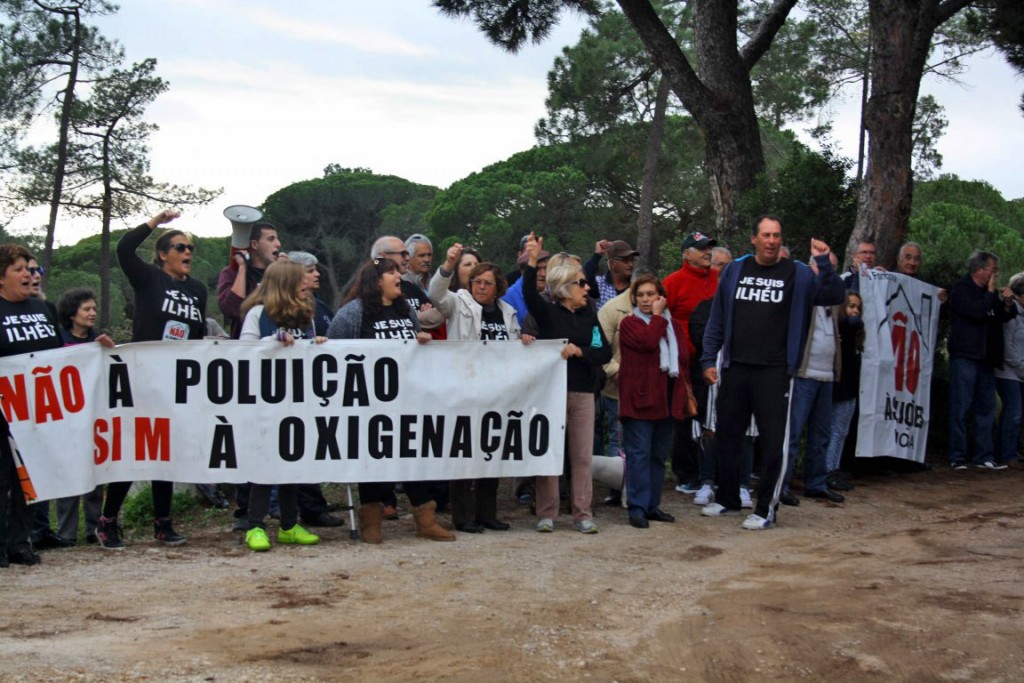 Protesto Ilhéus Reunião da Polis final 2015_6
