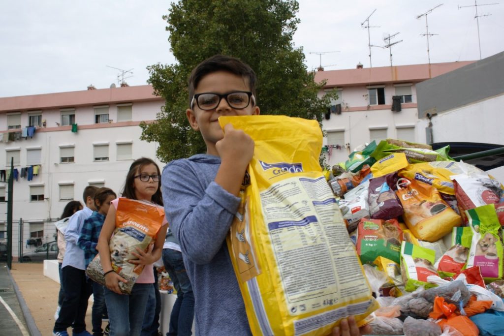João da Rosa ofereceu 2 toneladas de comida à ADAPO_1