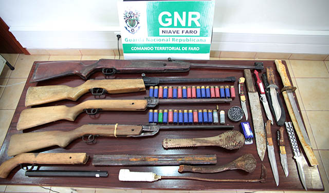 GNR seizes arms from mother and son in Loulé