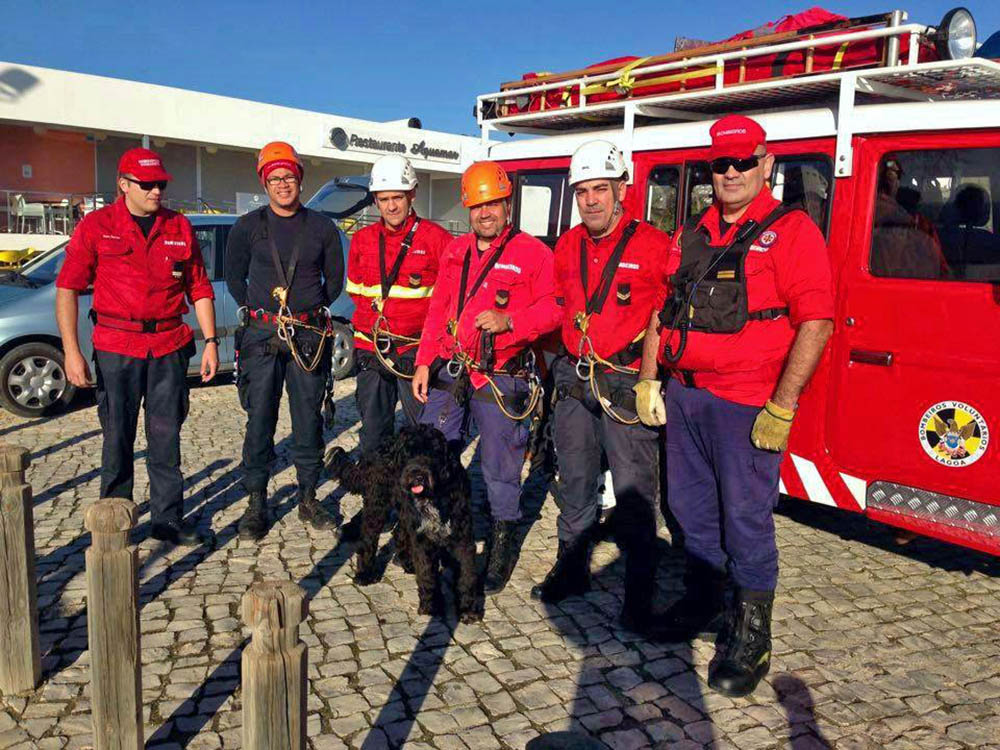 firefighters_water dog_1