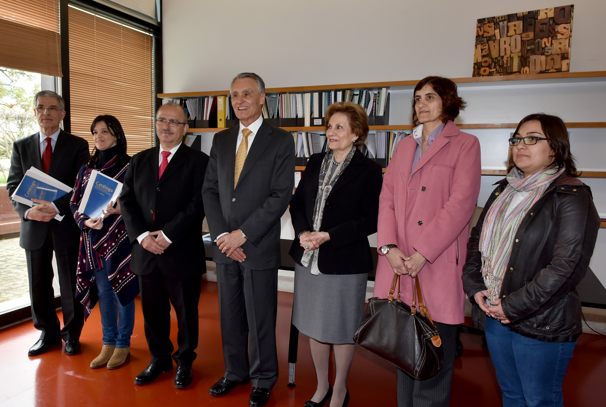 Cavaco Silva doa mais de cinco mil livros à biblioteca Muncipal de Loulé (3)