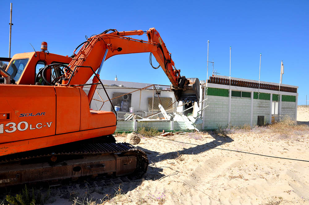Demolitions_Beach of Monte Gordo_June 2016_1