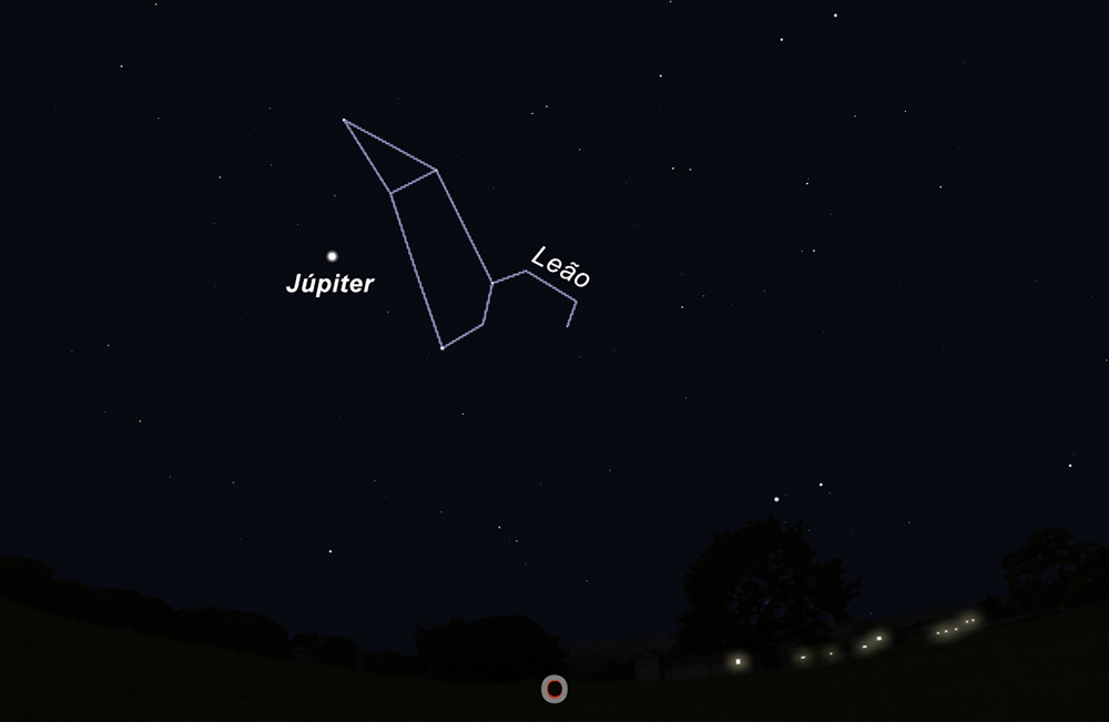 Júpiter na constelação do Leão, a Oeste, por volta das 22h30