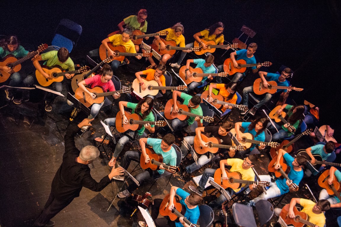 youth guitar orchestra photo from the algarve
