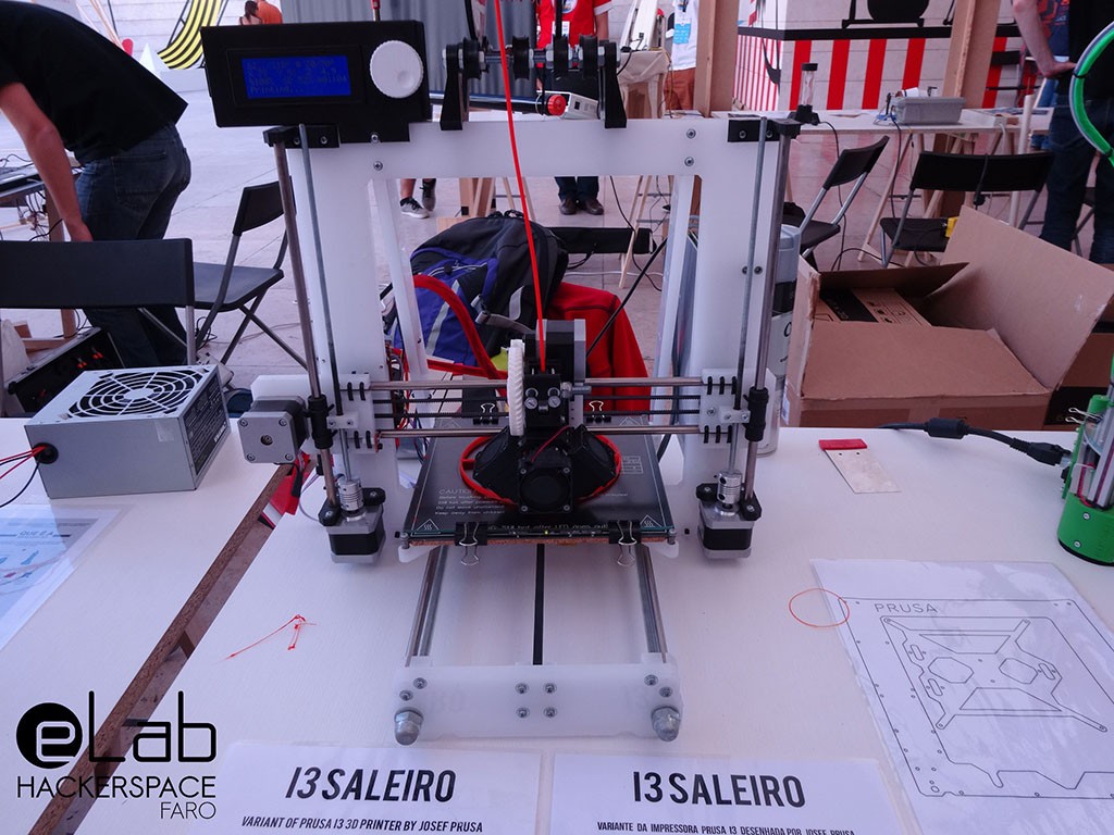 i3Saleiro - Impressora 3D melhorada a partir do modelo open source Prusa i3