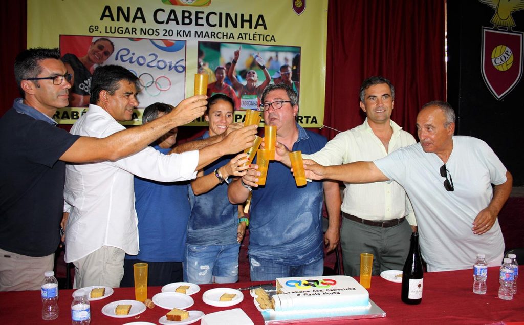 Ana Cabecinha received at a party at Pechão_16