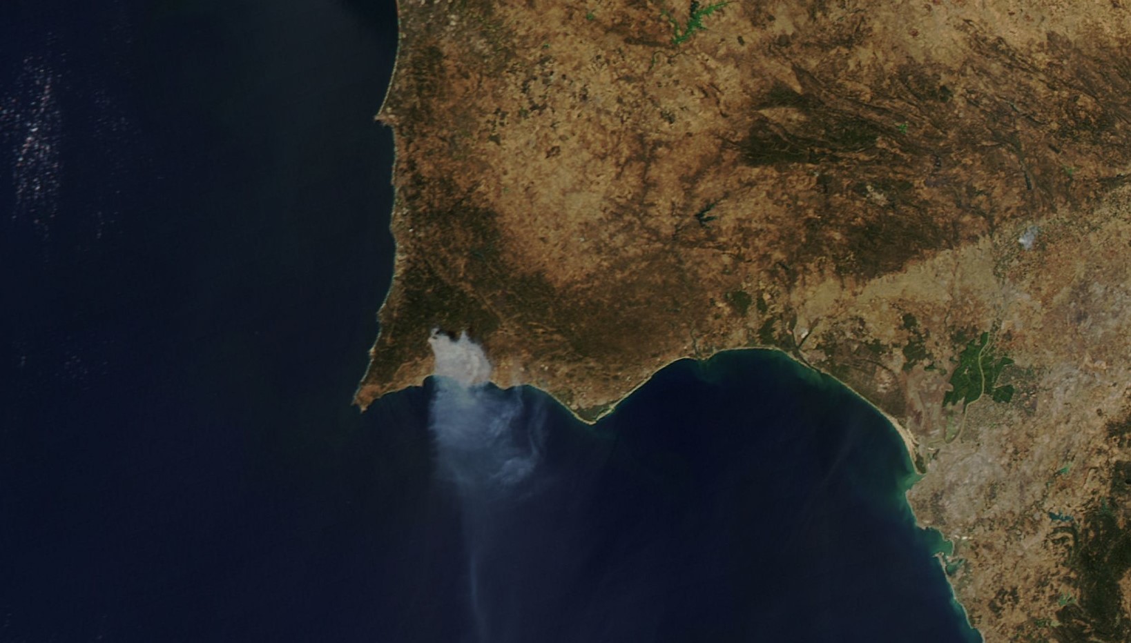 O incêndio de Monchique visto do espaço pela NASA (e não só)