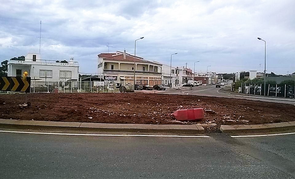 New unfinished roundabout Fonte de Boliqueime