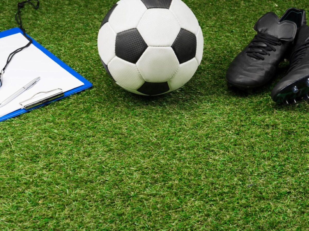 Curso de Treinador de Futebol UEFA B – Grau 2, vai ser exigido para treinar  futebol de 11 na AF Bragança
