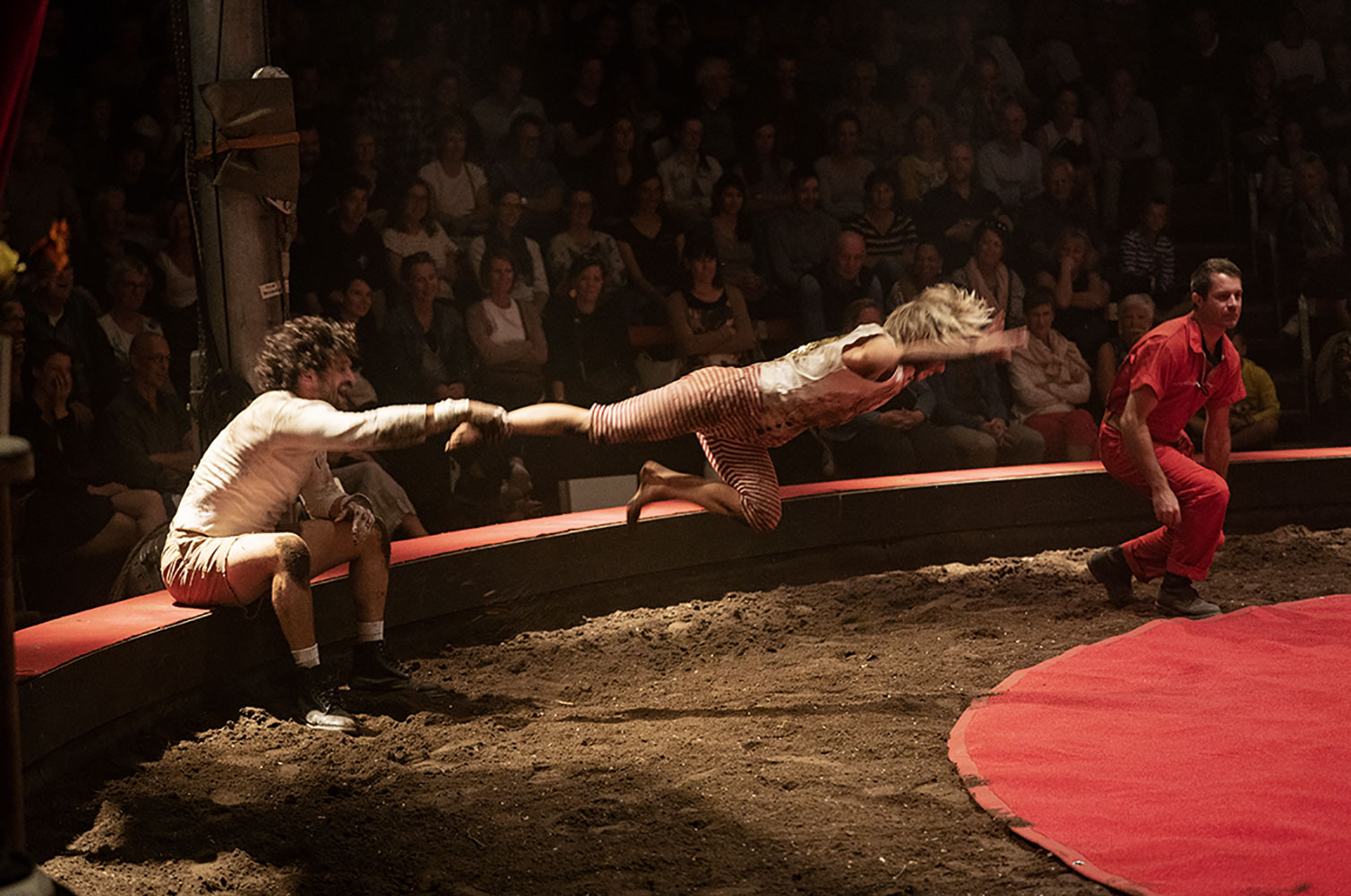 Sul Informação - Funambulismo, novo circo, teatro, música e produtos locais são estrelas em Monchique e Aljezur