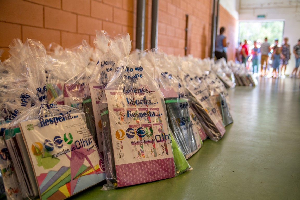 Sul Informação - Alunos de Olhão já começaram a receber manuais escolares