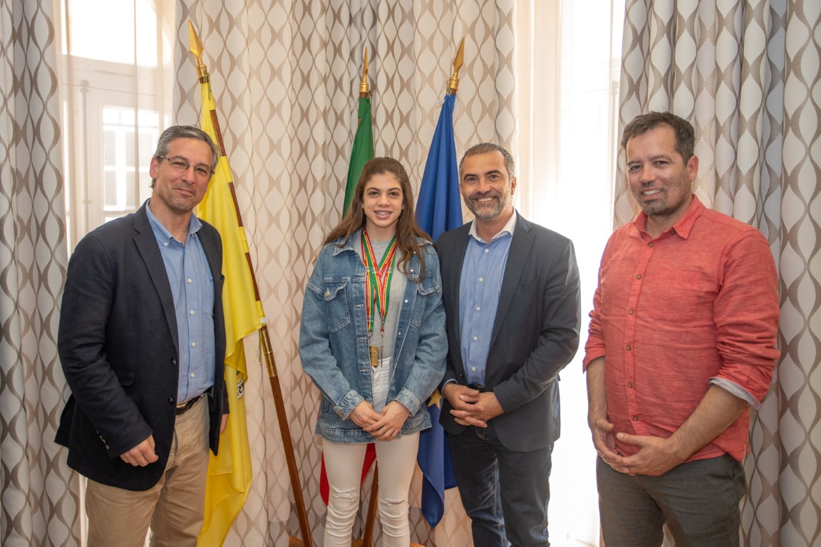 Sul Informação - Olhão presta homenagem à sua campeã Laura Estevens