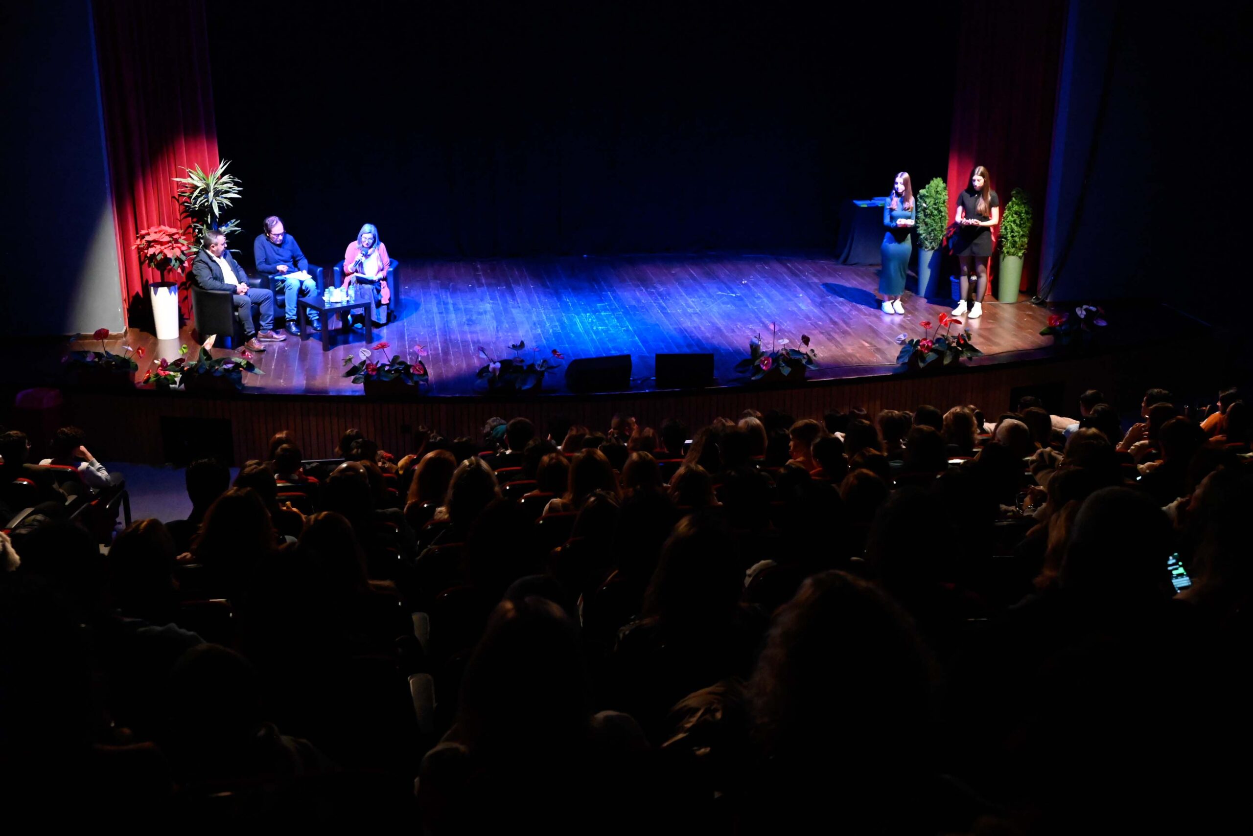 Sul Informação - Agrupamento de Escolas de Santiago do Cacém entrega Diplomas e Prémios de Excelência