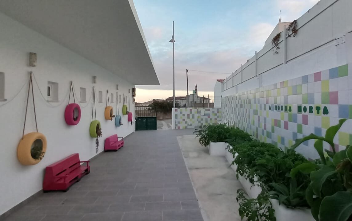 Sul Informação - PSD Lagoa visita Centro de apoio social de Porches