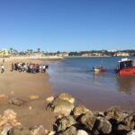 Sul Informação - 32 turistas sãos e salvos depois de embarcação encalhar na Praia da Rocha