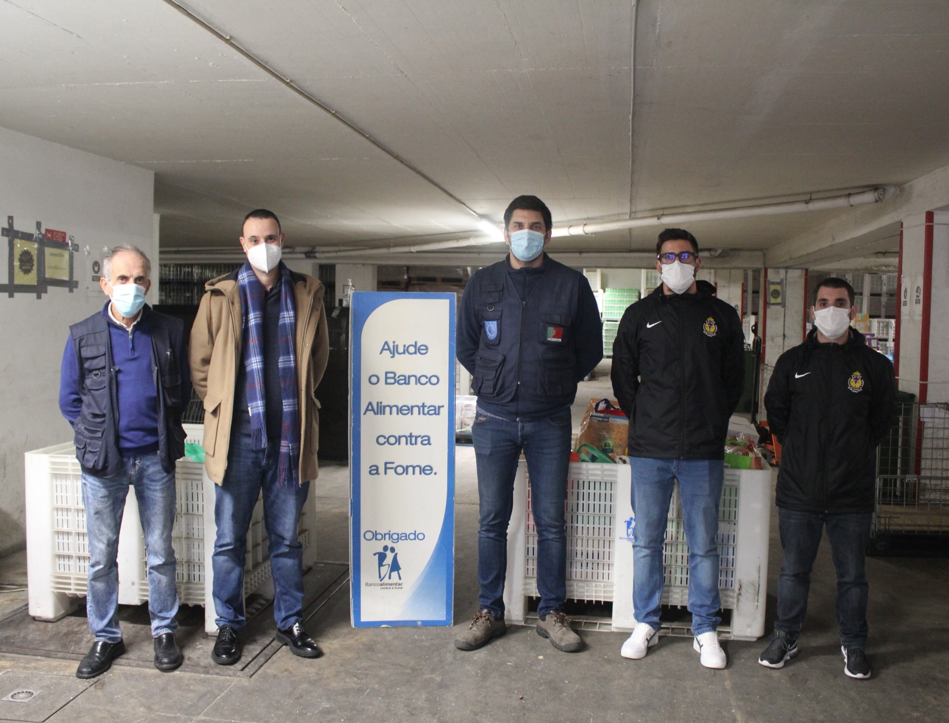 Sul Informação - Associação de Futebol do Algarve doa 370 quilos de bens ao Banco Alimentar
