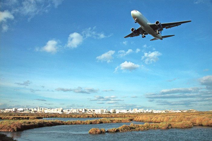 Sul Informação - Viver perto de um aeroporto é meio caminho andado para a universidade