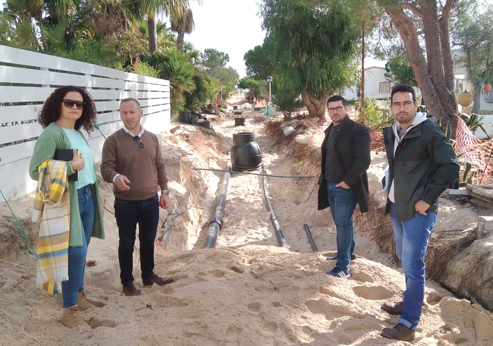Sul Informação - PAN acompanha obras de saneamento na Ilha da Armona