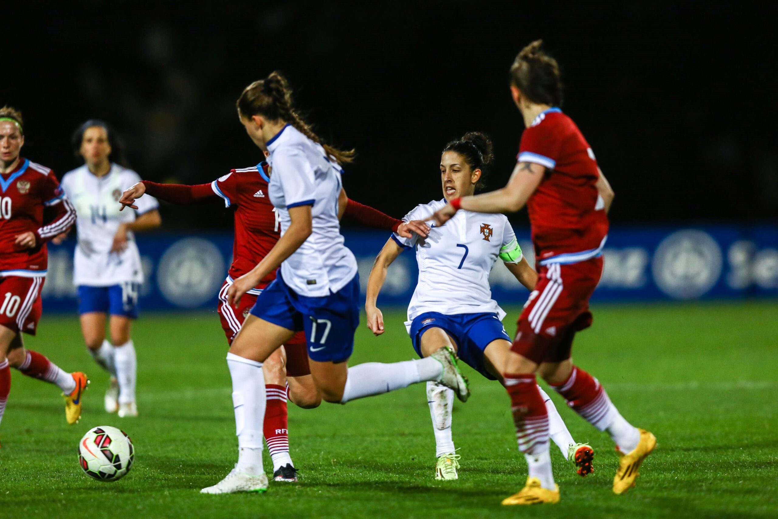 Sul Informação - Elite do futebol feminino disputa Algarve Cup em cinco estádios de toda a região
