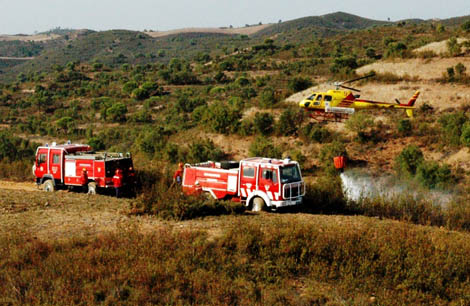 Sul Informação - Incêndio de Aljezur reduzido a uma frente