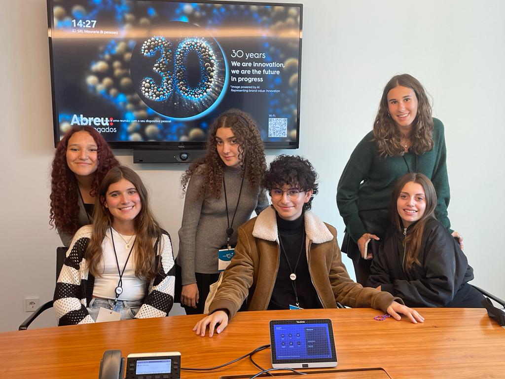 Sul Informação - Escolas de Faro e Portimão vencem concurso nacional Mini COP