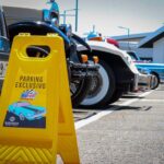 Sul Informação - Carros americanos e amigos estacionam no Sudoeste Retail Park de Alcantarilha