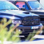 Sul Informação - Carros americanos e amigos estacionam no Sudoeste Retail Park de Alcantarilha