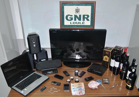 Sul Informação - GNR deteve dois homens por tráfico de droga e de armas