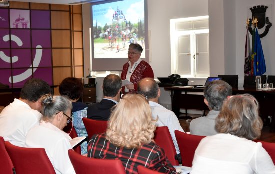 Apresentação do relatório do Observatório das Politicas de Educação - CML - Mira (2)