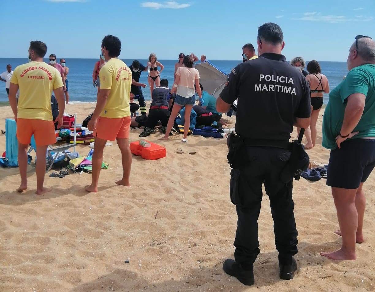 Sul Informação - Turista sofre paragem cardiorespiratória em praia de Albufeira e fica em estado crítico