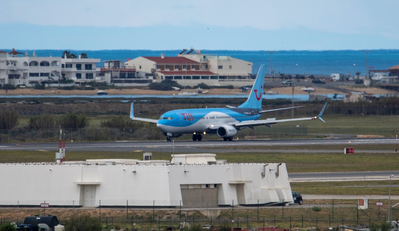 Sul Informação - ÚLTIMA HORA: Avião da TUI Airways aterra de emergência no Aeroporto de Faro