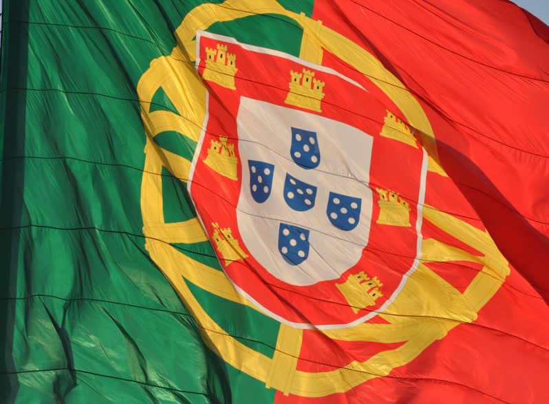 Sul Informação - Biblioteca universitária de Gambelas acolhe mostra sobre os 40 anos da Constituição