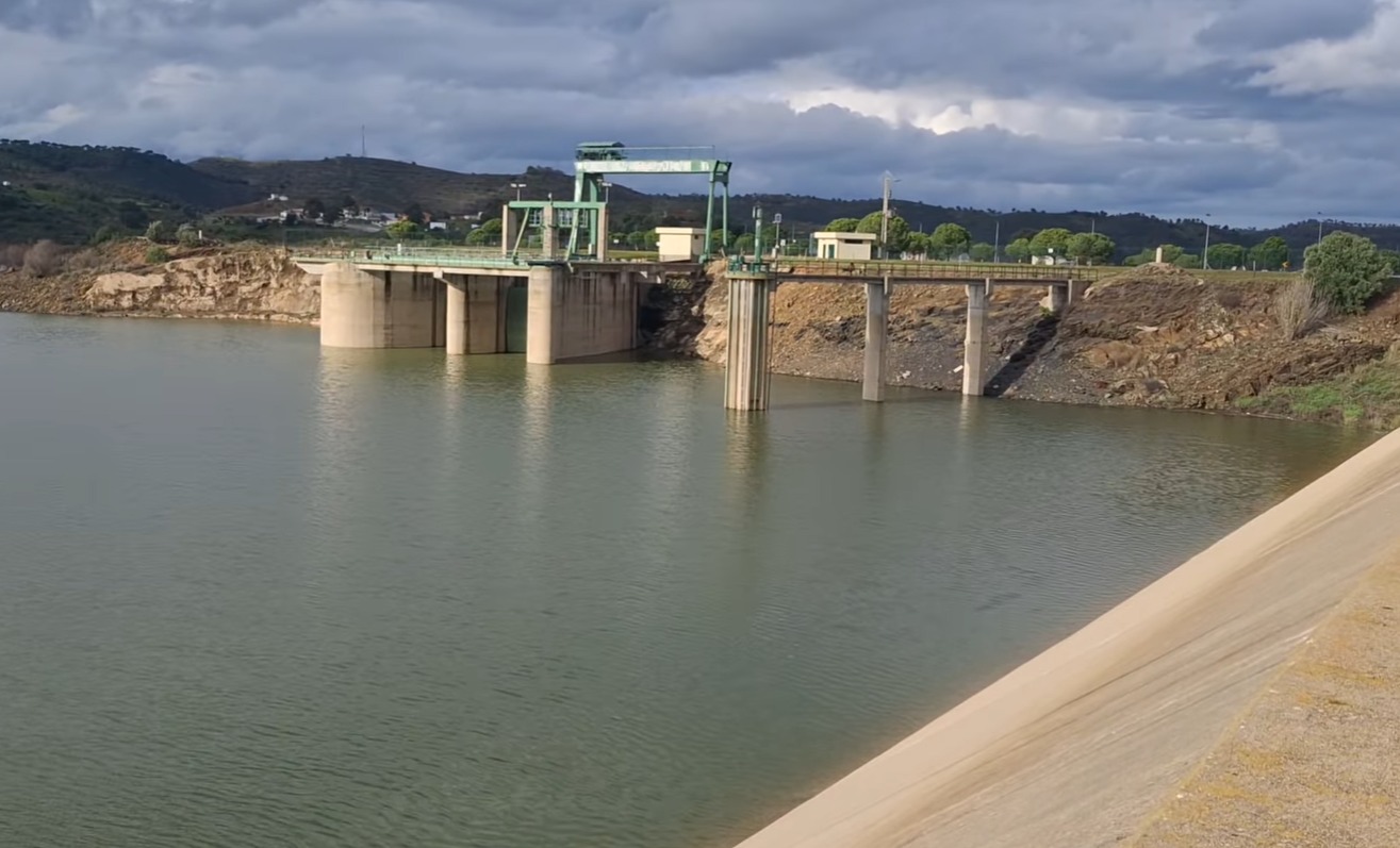 Algarve Reservoirs Surge: Recent Rains Boost Capacity to Nearly 50%