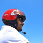 Sul Informação - E que tal dar um passeio de sidecar e depois mergulhar do céu em paraquedas?