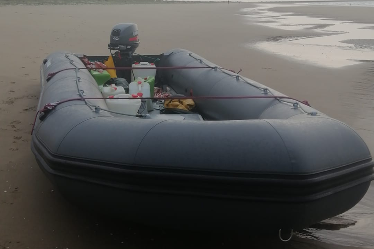 Sul Informação - Três marroquinos detidos em VRSA depois de barco ser encontrado na praia