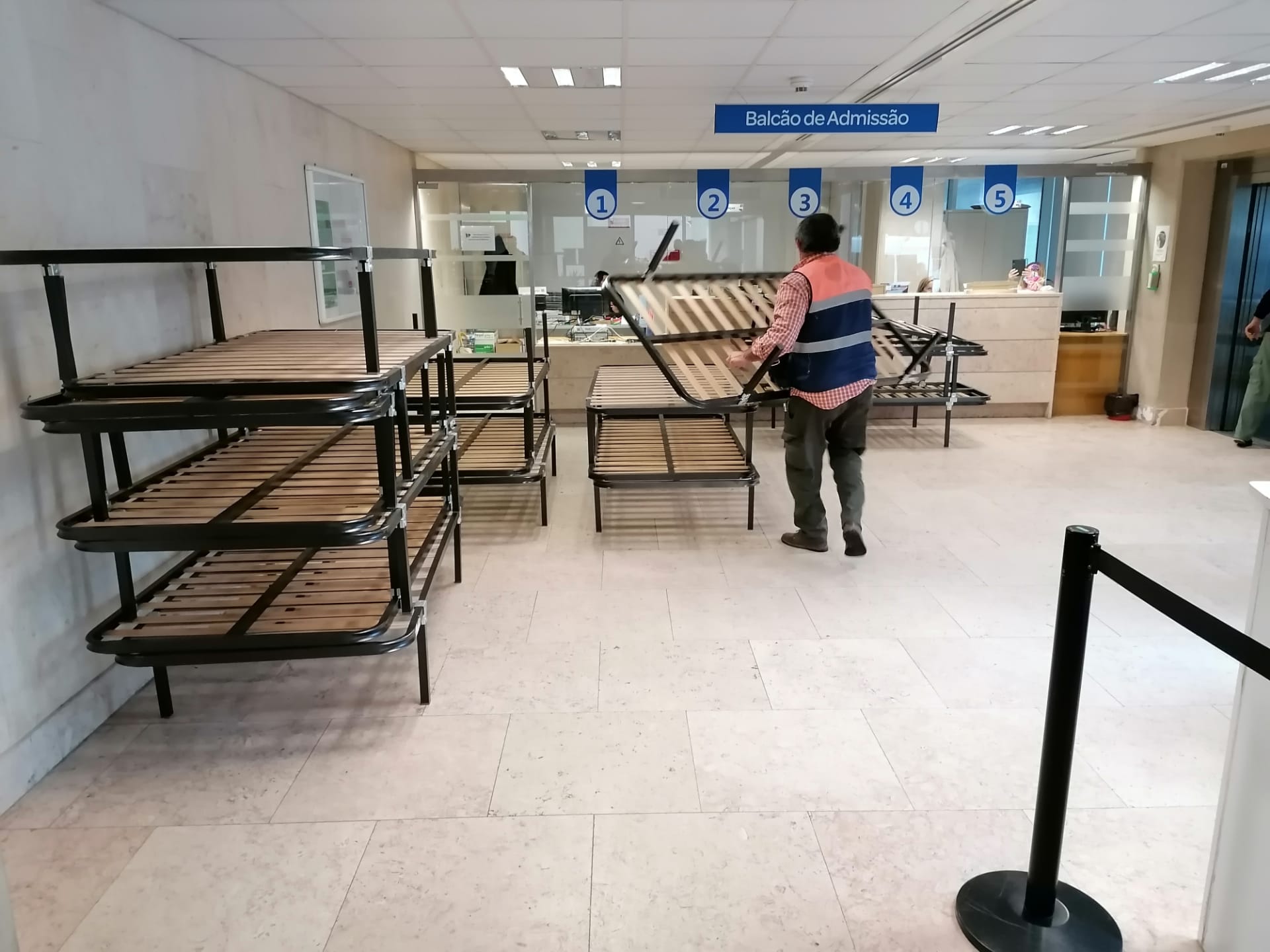 Sul Informação - CHUA instalou 25 camas de internamento em novas salas com a ajuda da Câmara de Faro