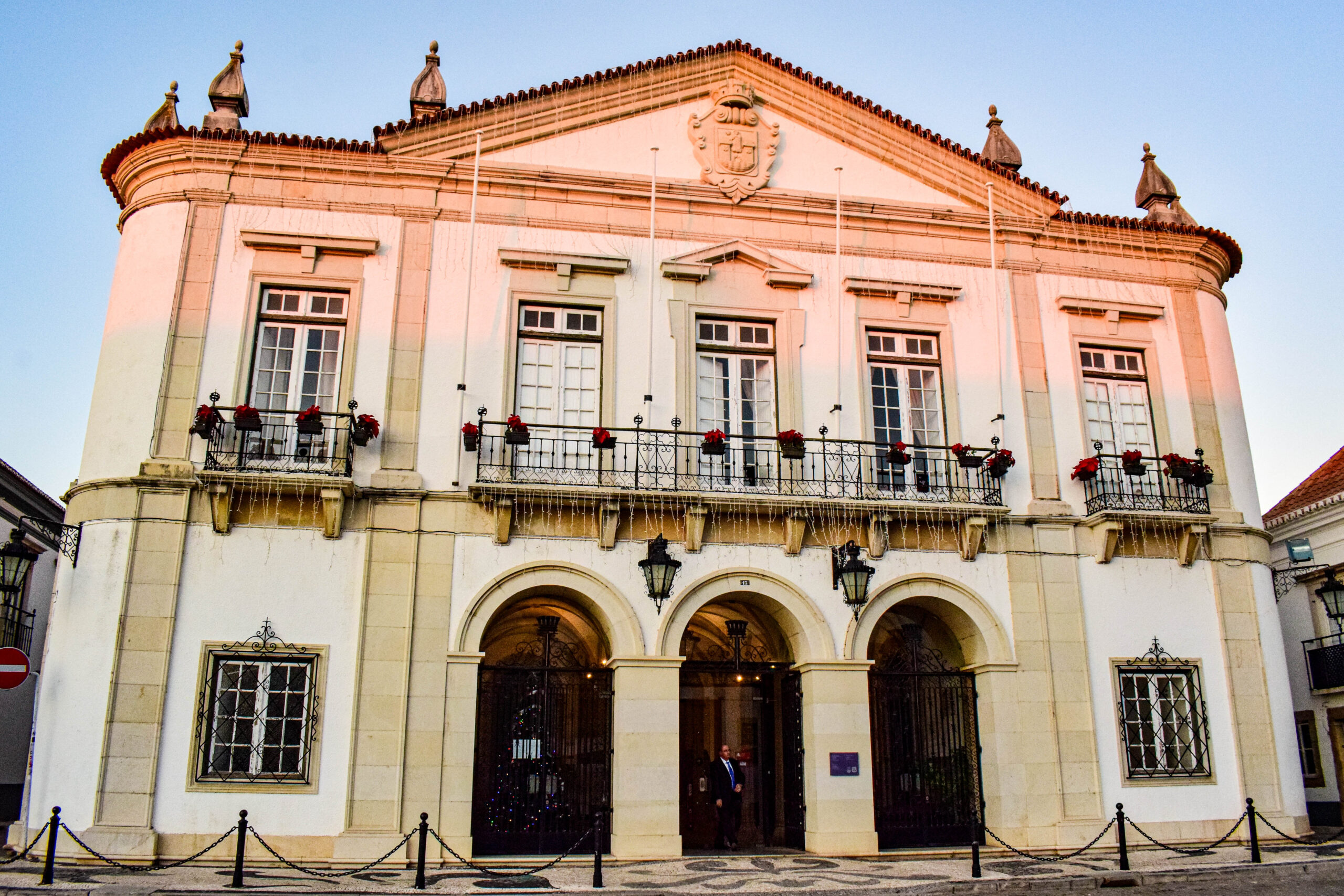 Sul Informação - Presidente e vereadora da Câmara de Faro acusados de crime urbanístico pelo MP