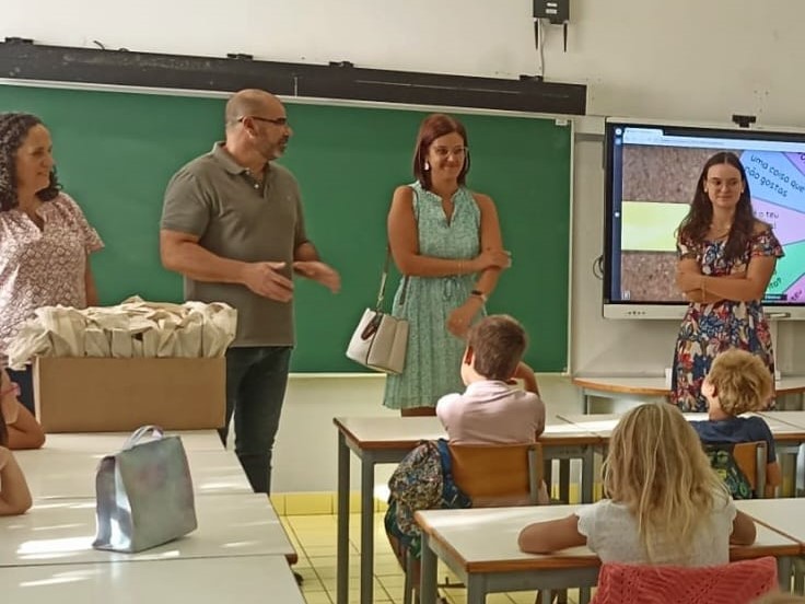 Sul Informação - Monchique investe em cadernos de atividades para todos os alunos
