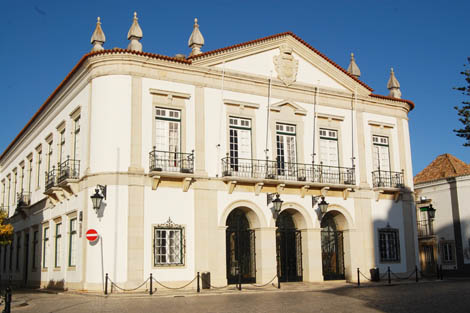 Sul Informação - Alargamento da rede de água a mais 1684 casas marca comemorações do Dia de Faro