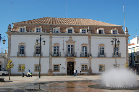 Sul Informação - PSD de Portimão contesta anúncio de quebra de receitas da Câmara Municipal