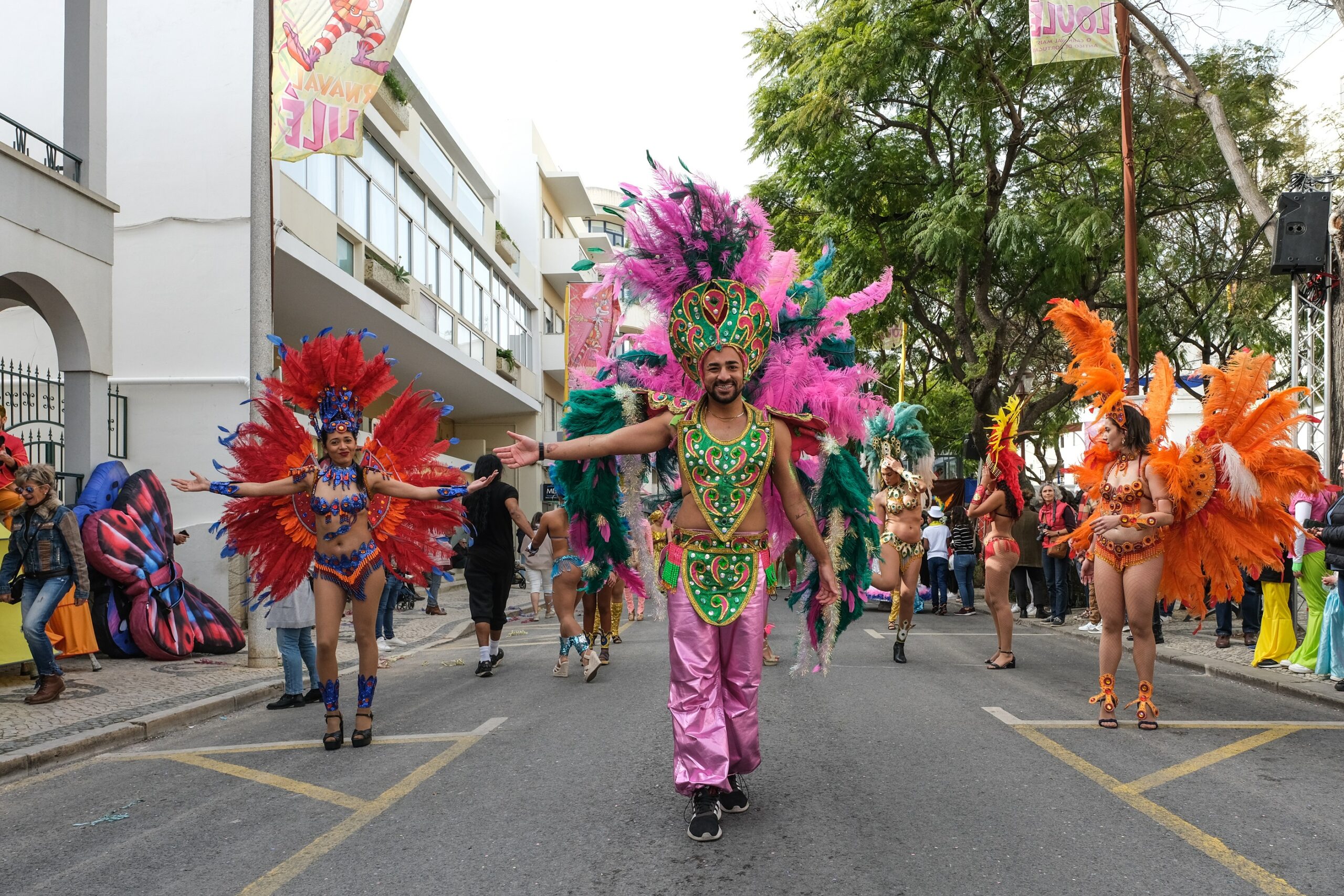 Sul Informação - Carnaval de Loulé teve uma «das segundas-feiras mais cheias de sempre»… e hoje há mais