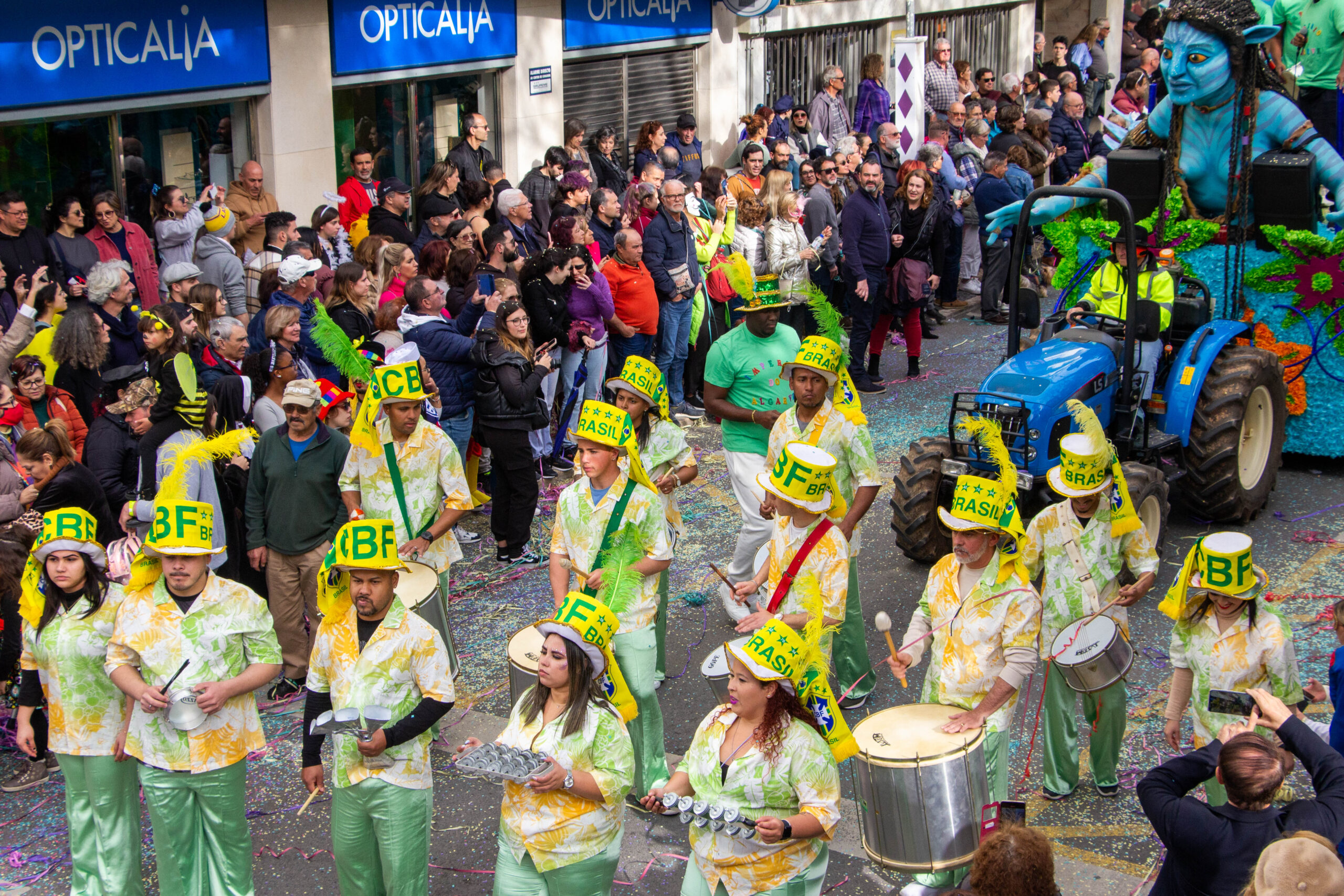 Sul Informação - Muita animação, cor e música: assim foi o primeiro dia do Carnaval de Loulé [fotogaleria]