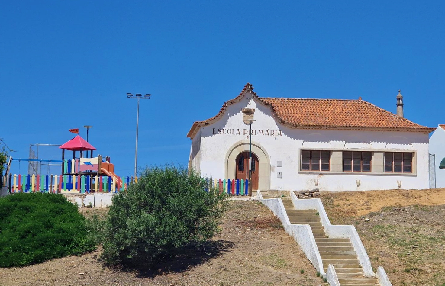 Sul Informação - Aljezur quer tornar Escola Primária da Carrapateira num Centro Cultural e Comunitário