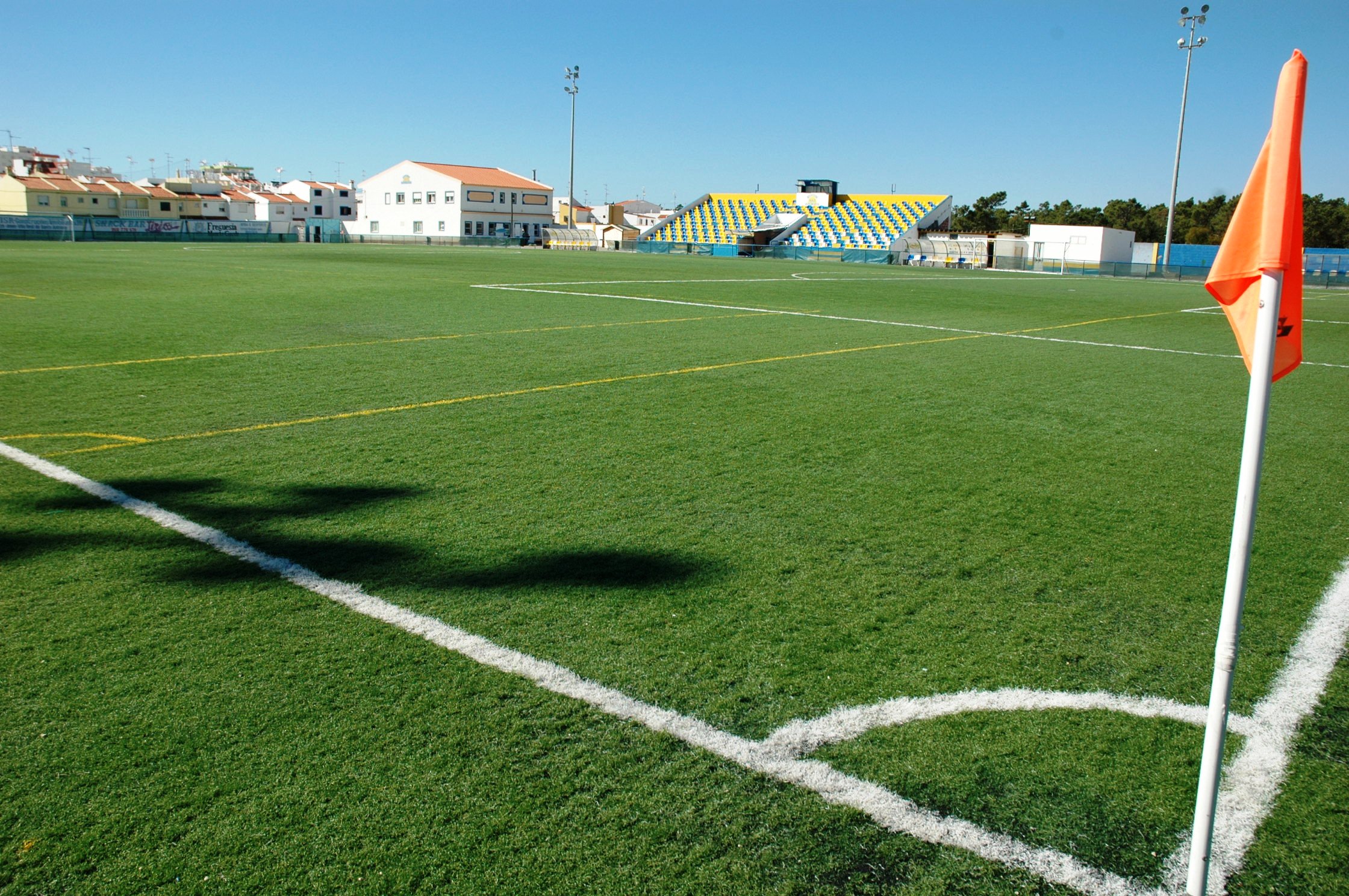 Sul Informação - Câmara de VRSA adquire complexo desportivo do Beira Mar de Monte Gordo