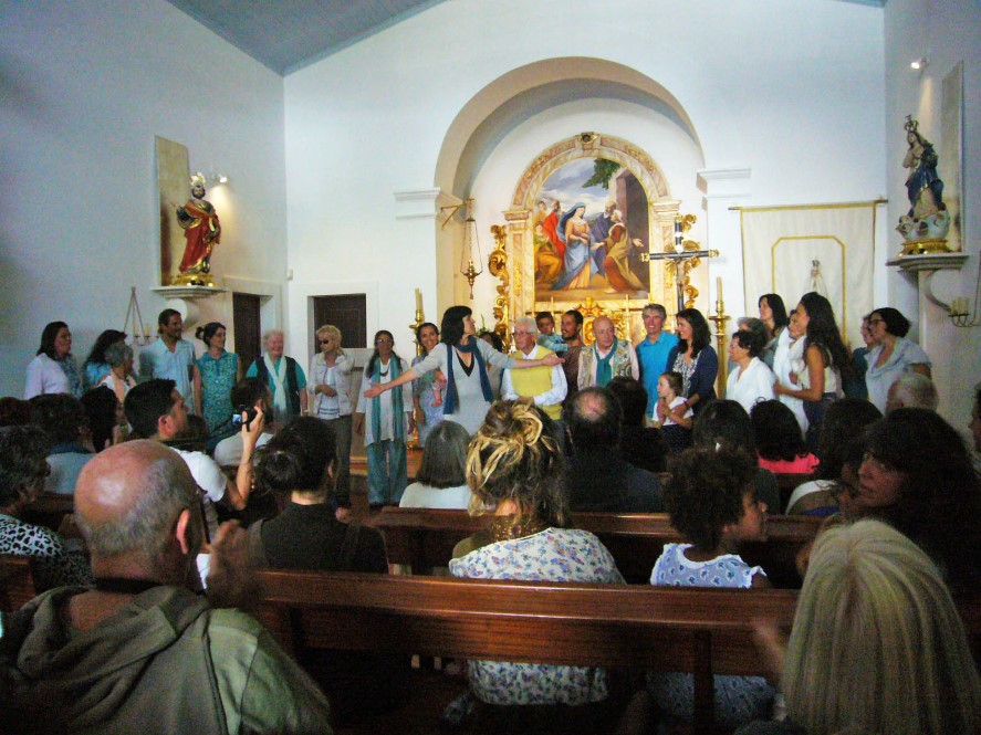 Sul Informação - «Corações ao Alto» enchem de sons e gente a Igreja da Misericórdia de Aljezur (com fotos)