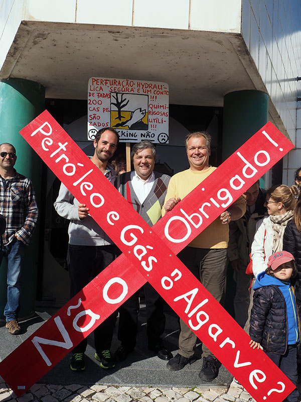 Cruzes anti petróleo 2