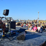 Sul Informação - Nestes concertos de Miguel Araújo, o palco é a areia e o cenário a Ria Formosa