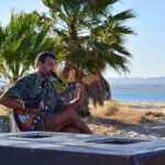 Sul Informação - Nestes concertos de Miguel Araújo, o palco é a areia e o cenário a Ria Formosa